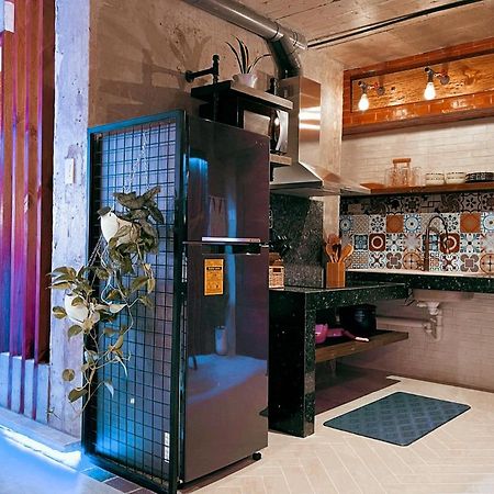 Clockworkorange Luxury Suites With Netflix Mactan Exterior photo