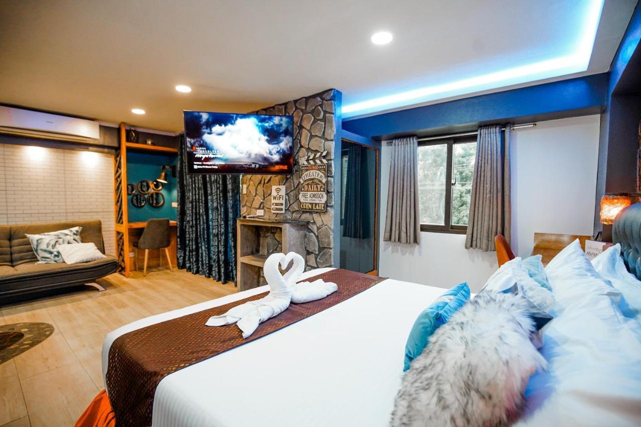 Clockworkorange Luxury Suites With Netflix Mactan Exterior photo