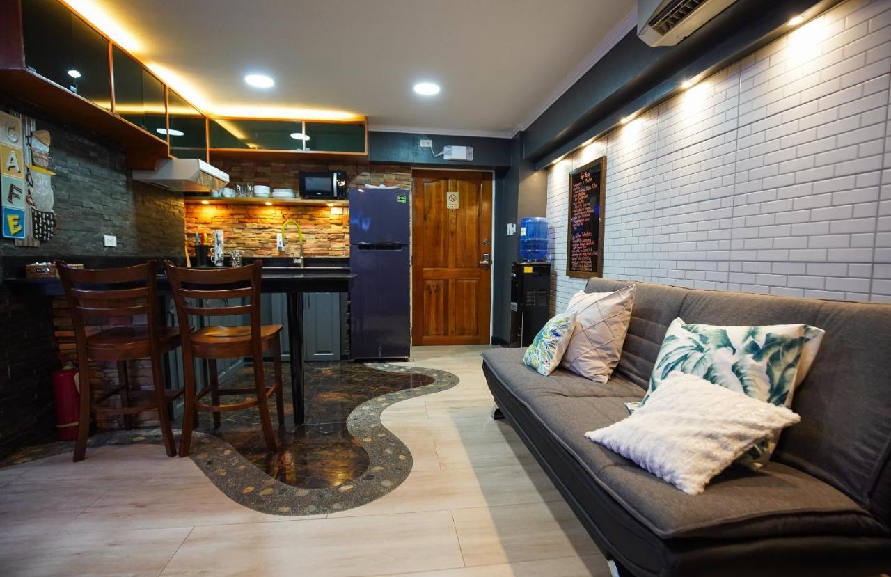 Clockworkorange Luxury Suites With Netflix Mactan Exterior photo