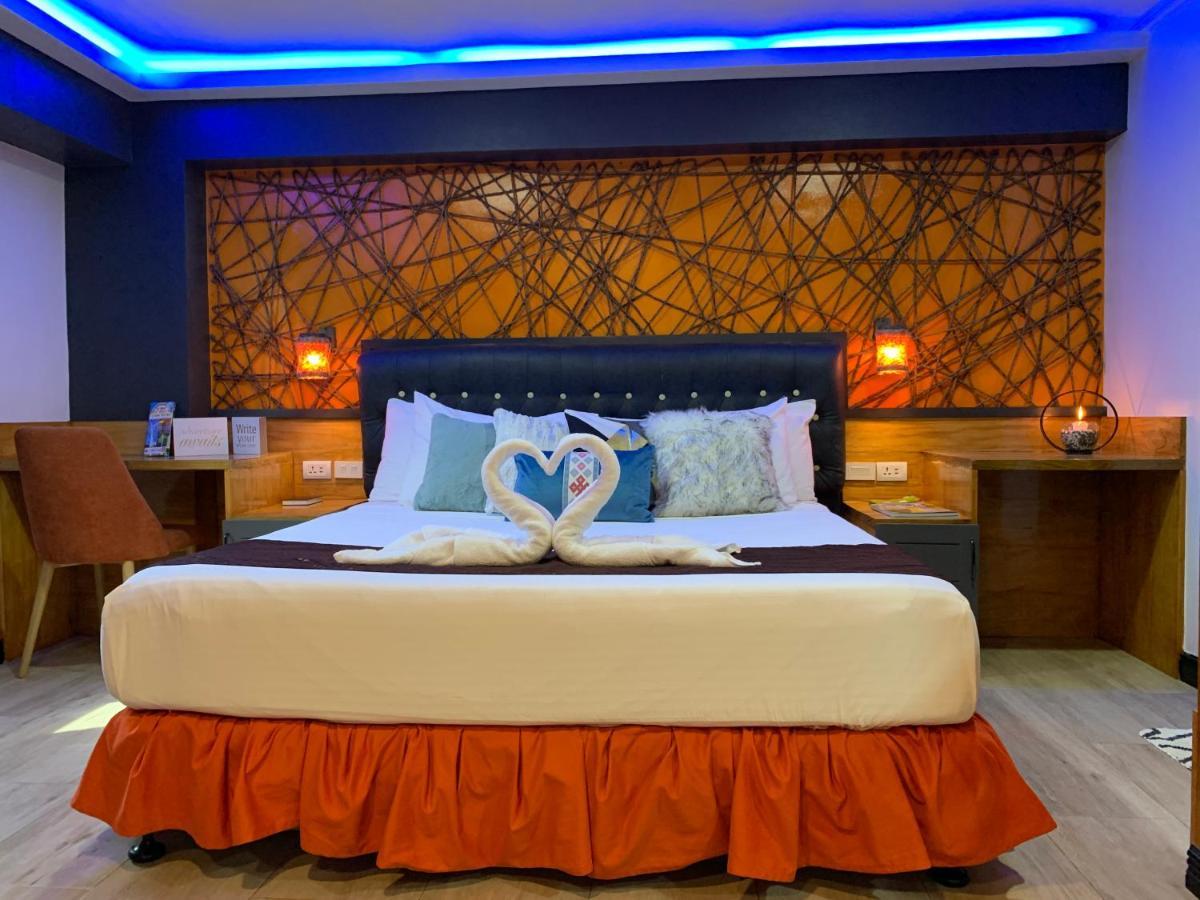 Clockworkorange Luxury Suites With Netflix Mactan Exterior photo