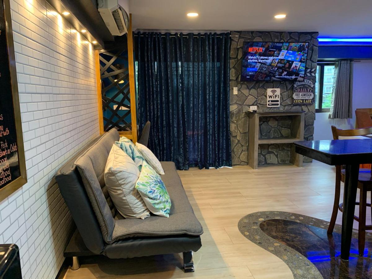 Clockworkorange Luxury Suites With Netflix Mactan Exterior photo