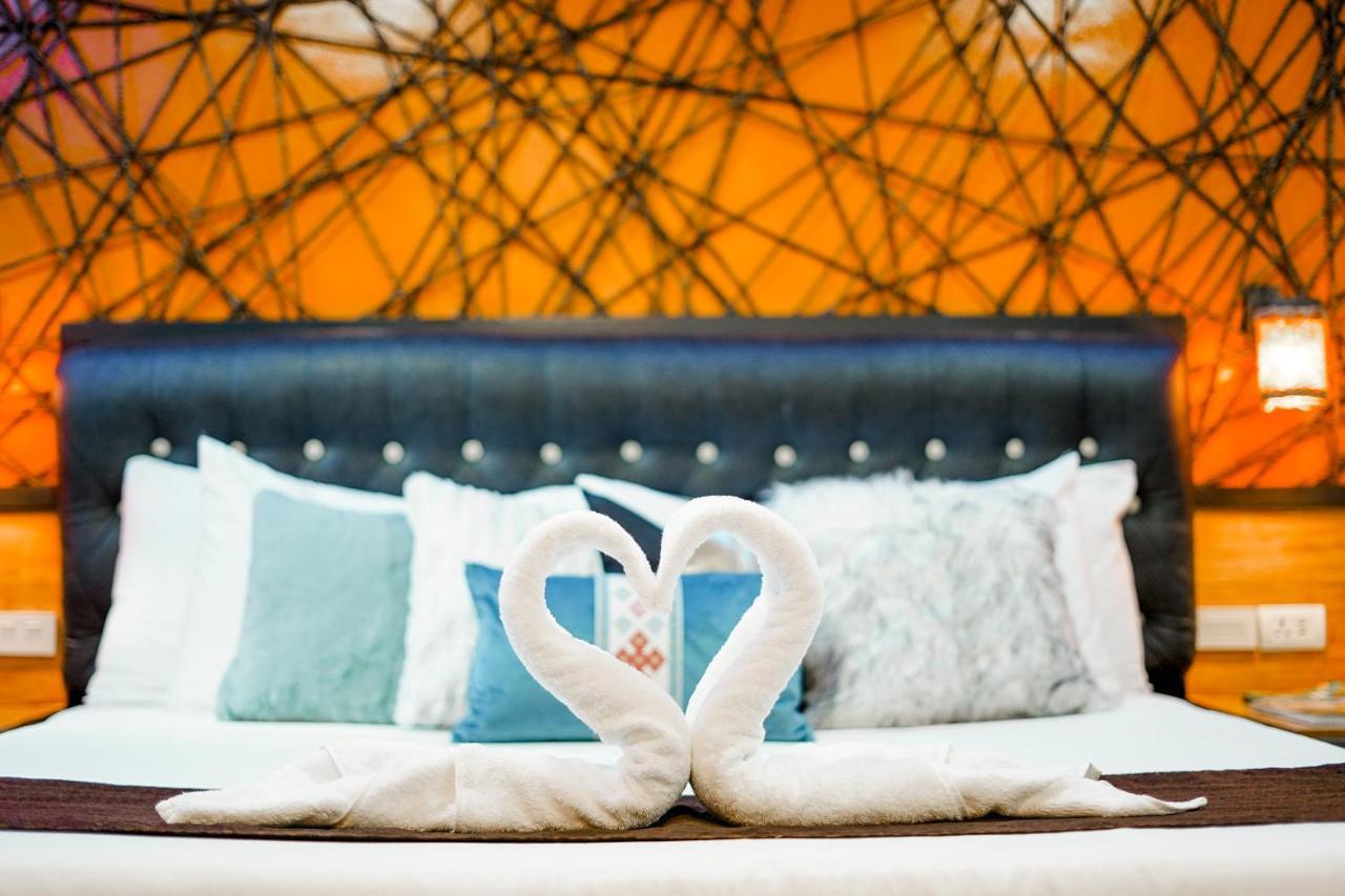 Clockworkorange Luxury Suites With Netflix Mactan Exterior photo