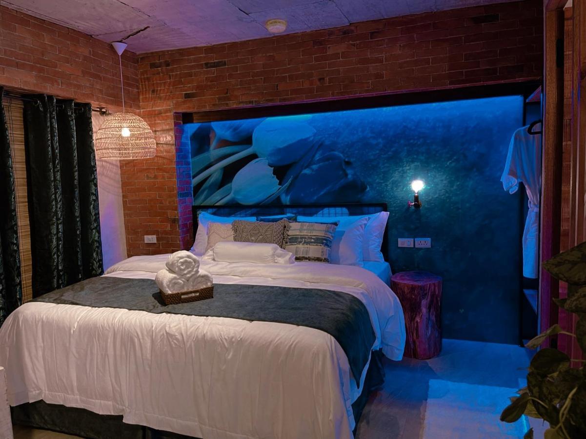 Clockworkorange Luxury Suites With Netflix Mactan Exterior photo