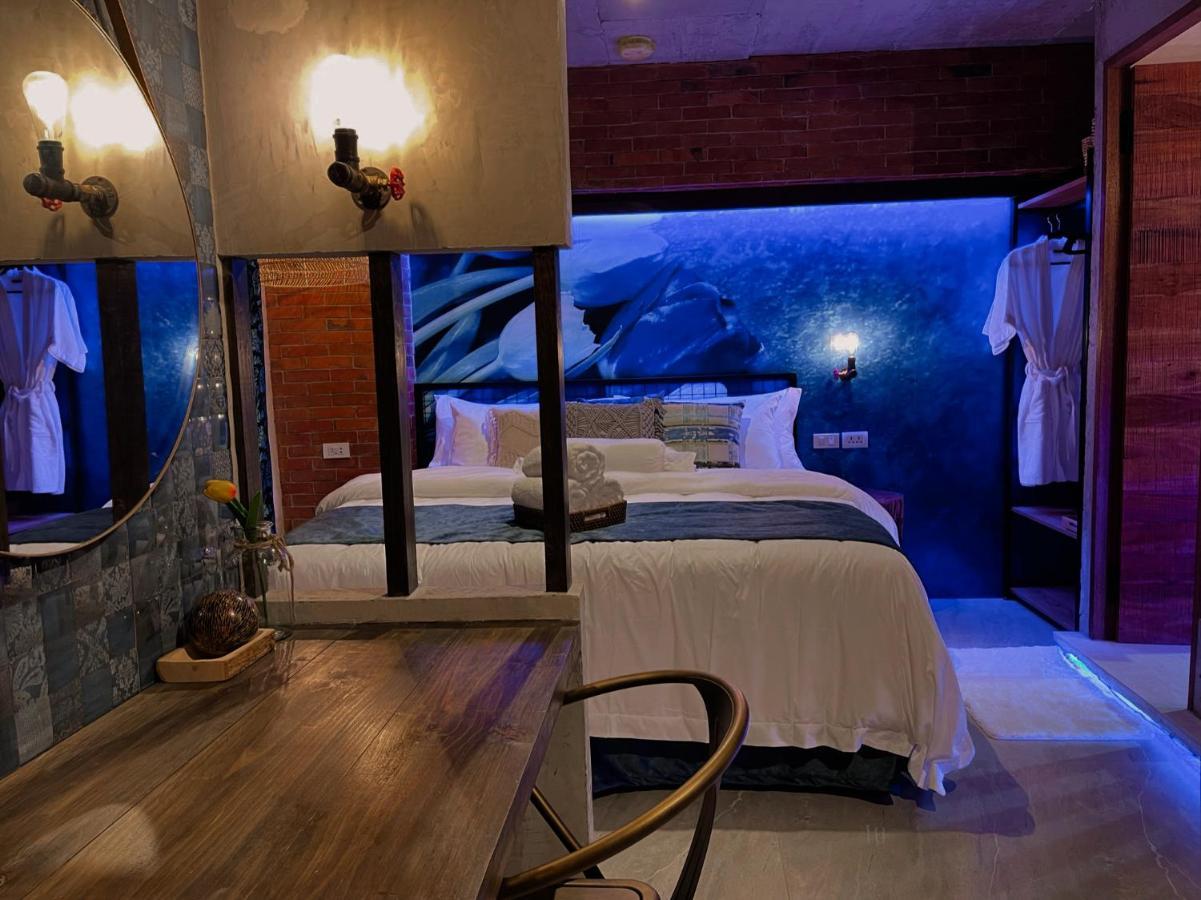Clockworkorange Luxury Suites With Netflix Mactan Exterior photo