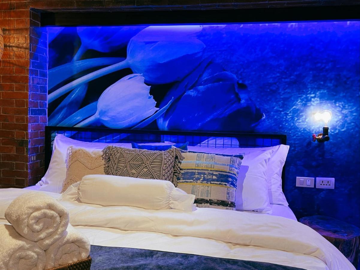 Clockworkorange Luxury Suites With Netflix Mactan Exterior photo